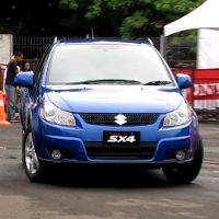 Apa Beda Suzuki SX4 Terbaru?