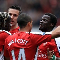 Arsenal & Spurs Ajeg, Liverpool Seri