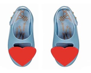 Rancangan Vivienne Westwood Untuk Anak Fashionista