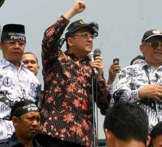 Irman Gusman Tanggapi Demonstran