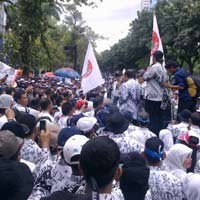 Guru Demo di Kemendiknas, Jalan Sudirman Macet