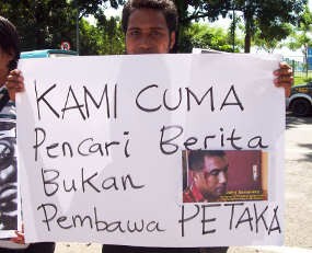 Aktivis AJI Makassar Geruduk Pengadilan