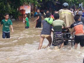 Dampak Banjir Pasuruan, Jalur ke Probolinggo Macet 7Km