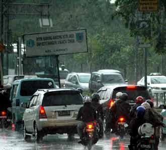 Hujan Deras, Cawang Macet