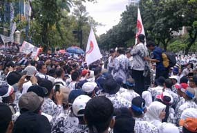 Harpitnas, Unjuk Rasa Jalan Terus