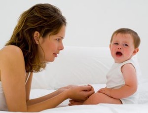 Trik Sederhana Meredakan Tangisan Bayi 