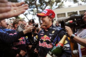 Vettel Puas Juara Kedua 