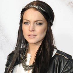 Lindsay Lohan Tersungkur Usai Pesta di Prancis