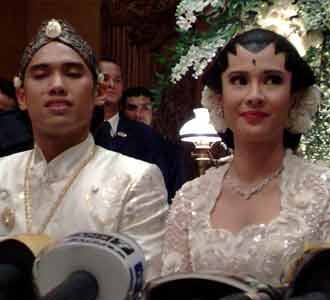 Dian Sastrowardoyo Menikah