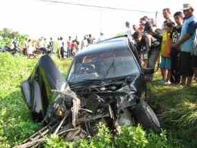 KA Brantas Hantam Mobil, 1 Orang Kritis