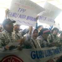 Guru Bandung Minta Pemkot Naikkan TPP