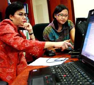 Sri Mulyani Live Chatting