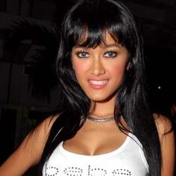 Gaet Inul, Jupe Ingin Seksi dan Sensual Bak Shakira