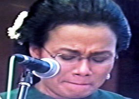 Sri Mulyani Bercucuran Air Mata