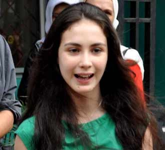 Arumi Bachsin Pulang ke Rumah