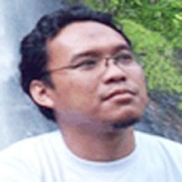 Demokrat, Uang, dan Demokrasi