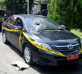 Mobil Wakil Walikota Mojokerto Dirusak