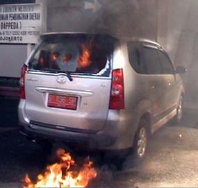 Pasca Kerusuhan, Brimob dan Water Canon Disiagakan di DPRD