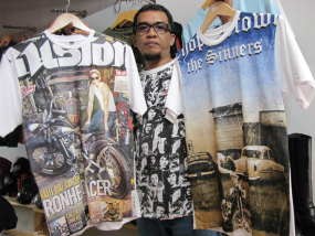 Berburu Merchandise Bikers Yuk!