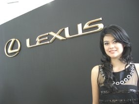 Menjelang Kenaikan Pajak, Mobil Mewah Diburu