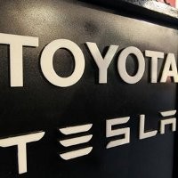 Toyota Gandeng Mobil Listrik Tesla 