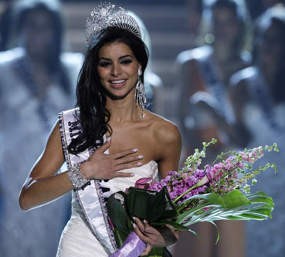 Keturunan Arab, Miss USA Bantah Punya Keluarga Teroris