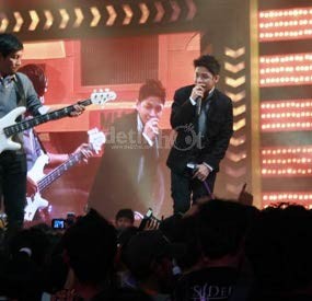 As You Like It : Konser Akrab dan Kalem Ala Ungu 