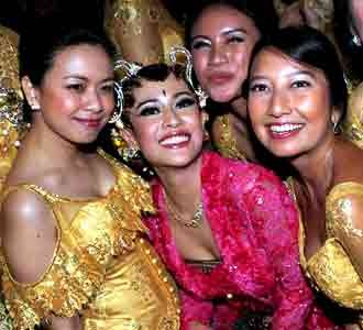 Dian Sastrowardoyo Berpesta