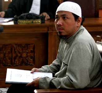 Amir Abdillah Dituntut 10 Tahun Bui