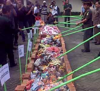 Ratusan Ribu Obat Ilegal Dimusnahkan