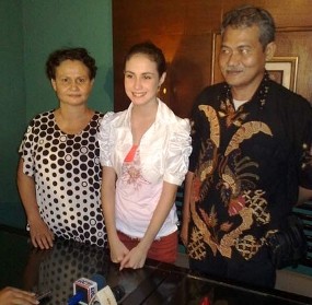 Keluarga Arumi Bachsin Punya Banyak Bukti Untuk Polisikan Miller