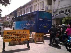 Jalan Braga Diperbaiki, Arus Lalin Tersendat