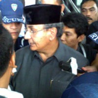 Nyoblos Pilkada, Gubernur Kepri Ismeth Abdulah Keluar LP Cipinang