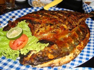 Dibuai Kelembutan Ikan Patin Taman Daun