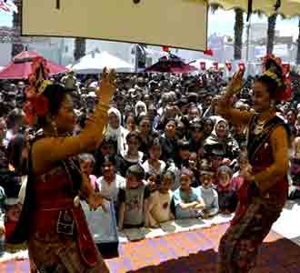 Tari Yapong Pukau Kota Lamta