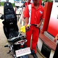 YLKI: Motor Dilarang Pakai Premium Itu Kebijakan Konyol