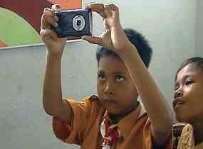 Ponari Si Dukun Cilik Sakti Jatuh Sakit