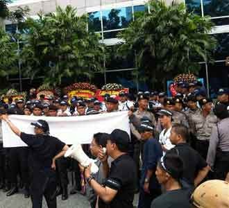 Telkom dan Telkomsel Didemo