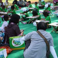 100 Siswa TK Asyik Mewarnai di Depan Museum Fatahillah