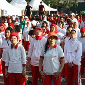 Rayakan HUT Jakarta ke-483, Ribuan Warga Senam Bareng