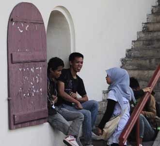 Berwisata ke Benteng Fort Rotterdam