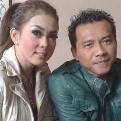 Anang Digosipin Serumah Dengan Syahrini, Azriel Marah