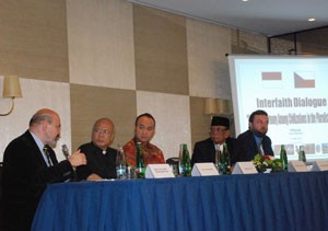 Dialog Semakin Penting Karena Pengaruh Globalisasi