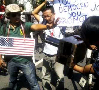 Wartawan Demo Konjen AS