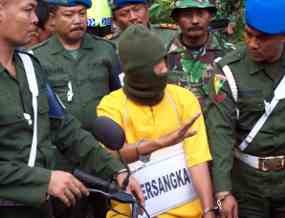 Korban Ditembak dan Kepala Dipenggal