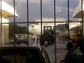 Pesawat Logistik Obama Mendarat di Bali