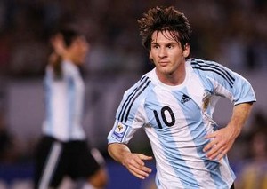 Messi Mau Lawan Rooney di Final