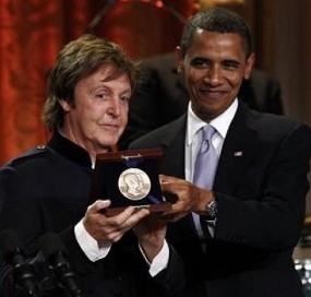 Terima Award, Paul McCartney Persembahkan Michelle Untuk Obama