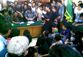 PN Jakpus Kebanjiran 7 Ribu Peserta Sidang Tilang SIM