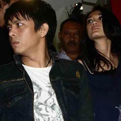 Lika-liku Asmara Ariel-Luna Maya